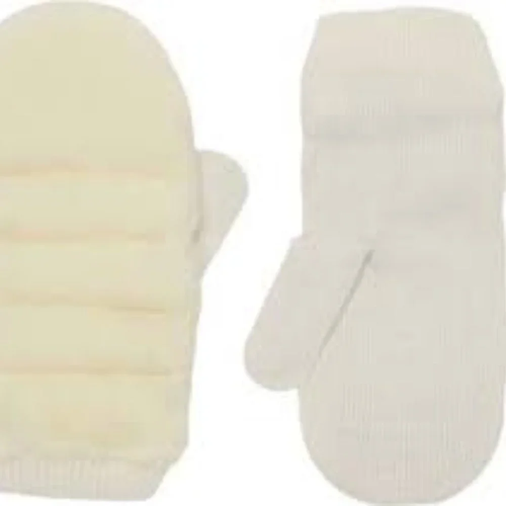UGG Faux Fur Mittens. NWT. Size: Small/Medium